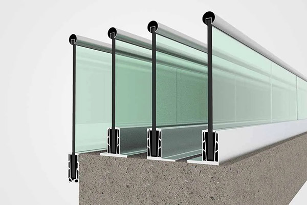 نرده شیشه‌ای